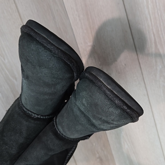 Ugg Australia Women 5825 Leather Sheepskin Boots shoes sz 6 - Picture 3 of 13